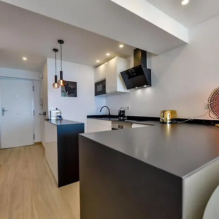 Апартаменти Ensueno De Luxe - 1st Line Of Sea By Lg Conciergerie